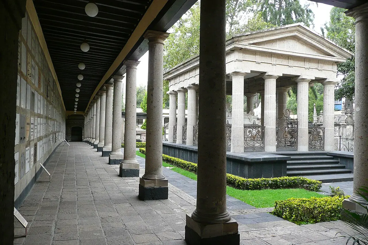 Panteón de San Fernando